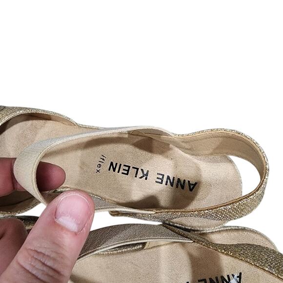 Anne Klein iflex gold wedge sandals weekend size 10 new - Picture 4 of 7
